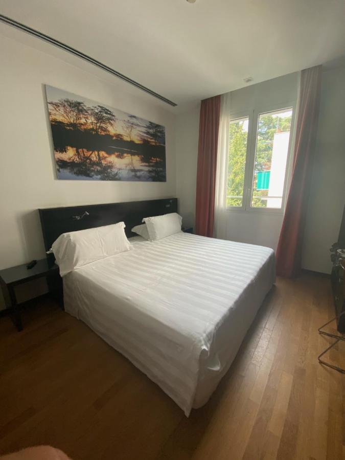 Card International Hotel ริมินี ภายนอก รูปภาพ