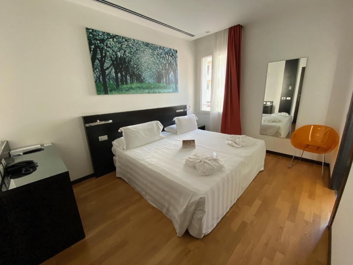 Card International Hotel ริมินี ภายนอก รูปภาพ