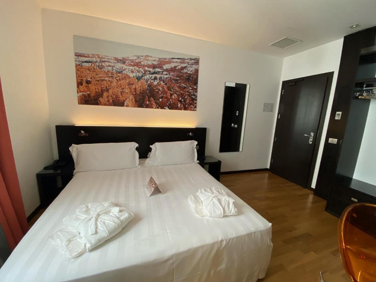 Card International Hotel ริมินี ภายนอก รูปภาพ