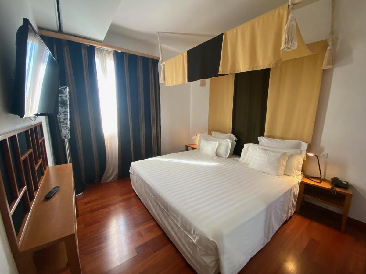 Card International Hotel ริมินี ภายนอก รูปภาพ