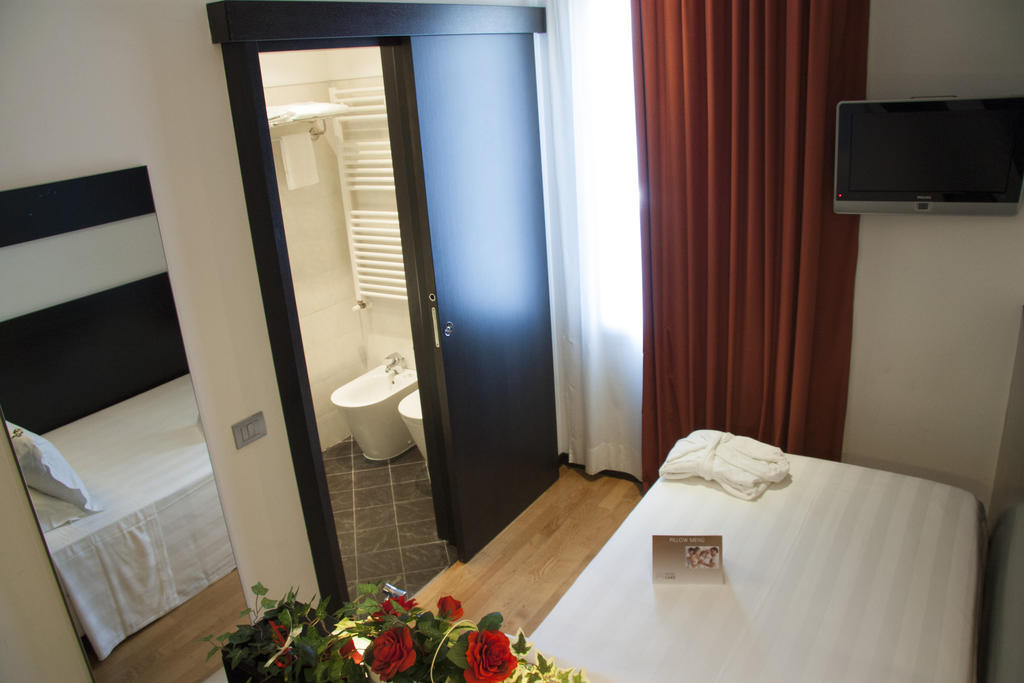 Card International Hotel ริมินี ภายนอก รูปภาพ